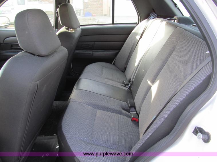 image for item E5878 2007 Ford Crown Victoria Police Interceptor