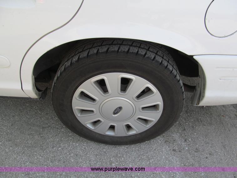 image for item E5878 2007 Ford Crown Victoria Police Interceptor