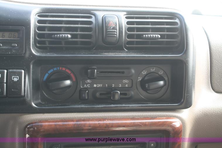 image for item F2869 2002 Honda Passport