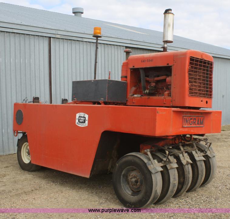 image for item F2998 1971 Ingram 9-2800 nine wheel pneumatic roller