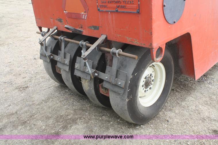 image for item F2998 1971 Ingram 9-2800 nine wheel pneumatic roller