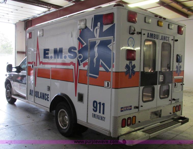 image for item F4704 2003 Ford F350 XL Super Duty ambulance
