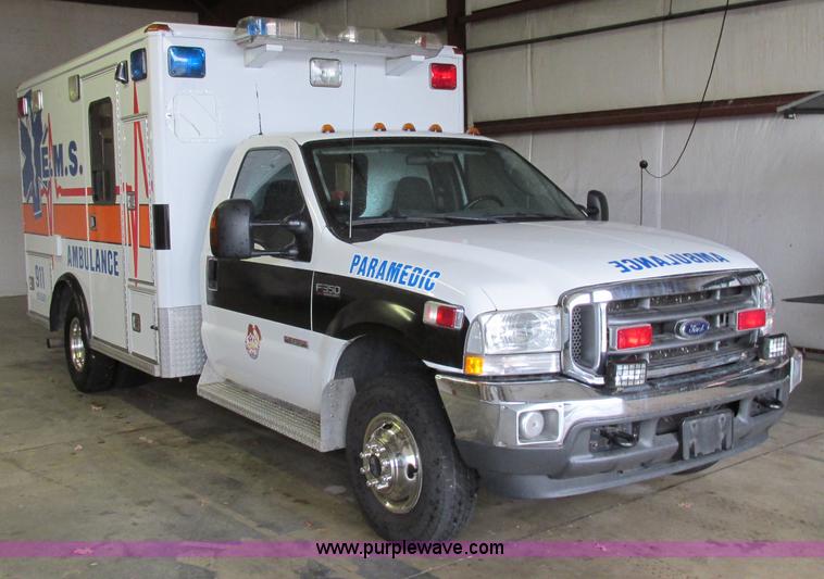 image for item F4704 2003 Ford F350 XL Super Duty ambulance