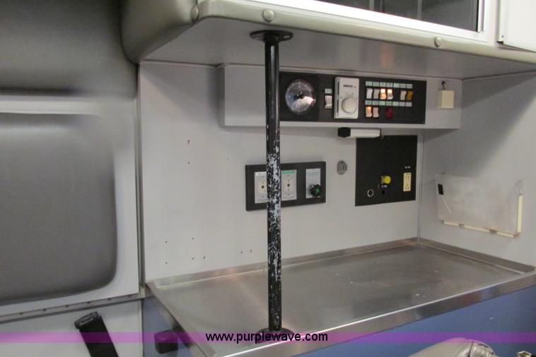 image for item F4704 2003 Ford F350 XL Super Duty ambulance