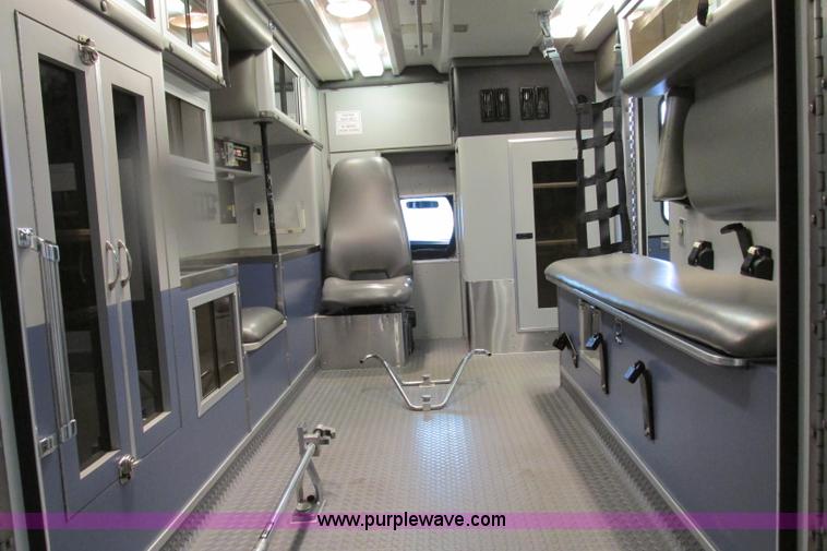 image for item F4704 2003 Ford F350 XL Super Duty ambulance