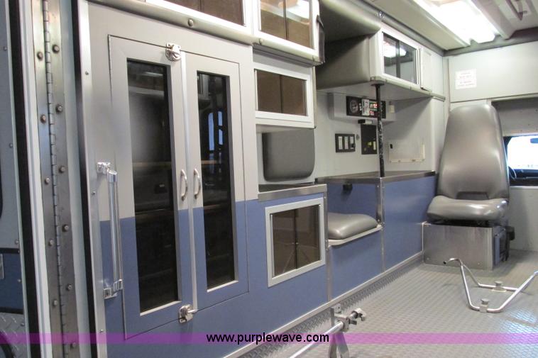 image for item F4704 2003 Ford F350 XL Super Duty ambulance