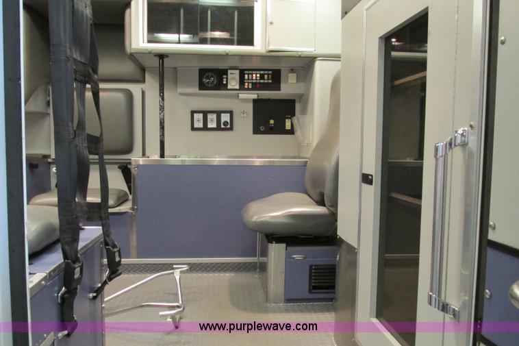 image for item F4704 2003 Ford F350 XL Super Duty ambulance