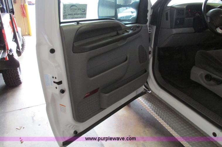 image for item F4704 2003 Ford F350 XL Super Duty ambulance