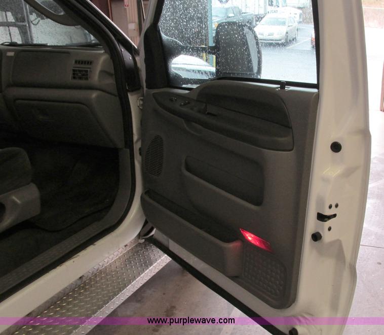 image for item F4704 2003 Ford F350 XL Super Duty ambulance