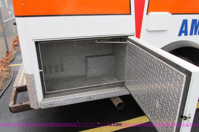 image for item F4704 2003 Ford F350 XL Super Duty ambulance