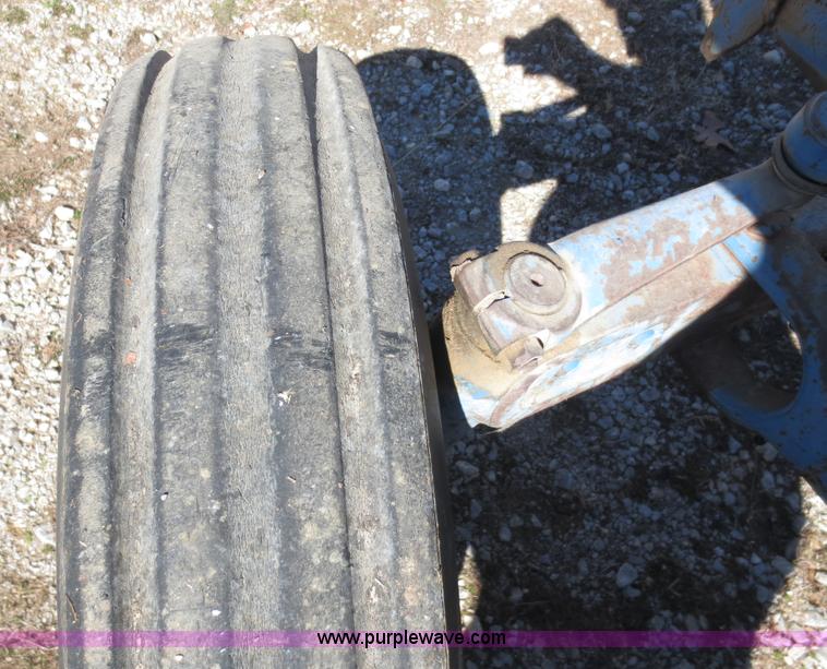 image for item F6591 Ford 3000 tractor