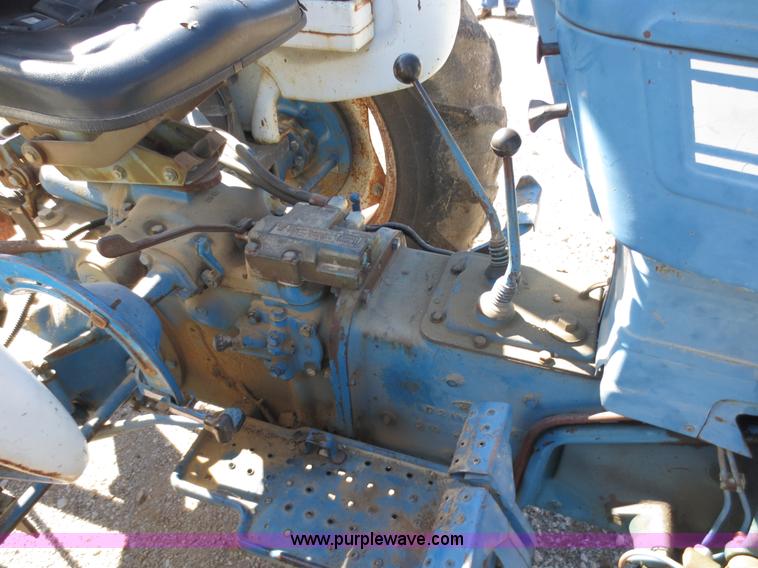 image for item F6591 Ford 3000 tractor
