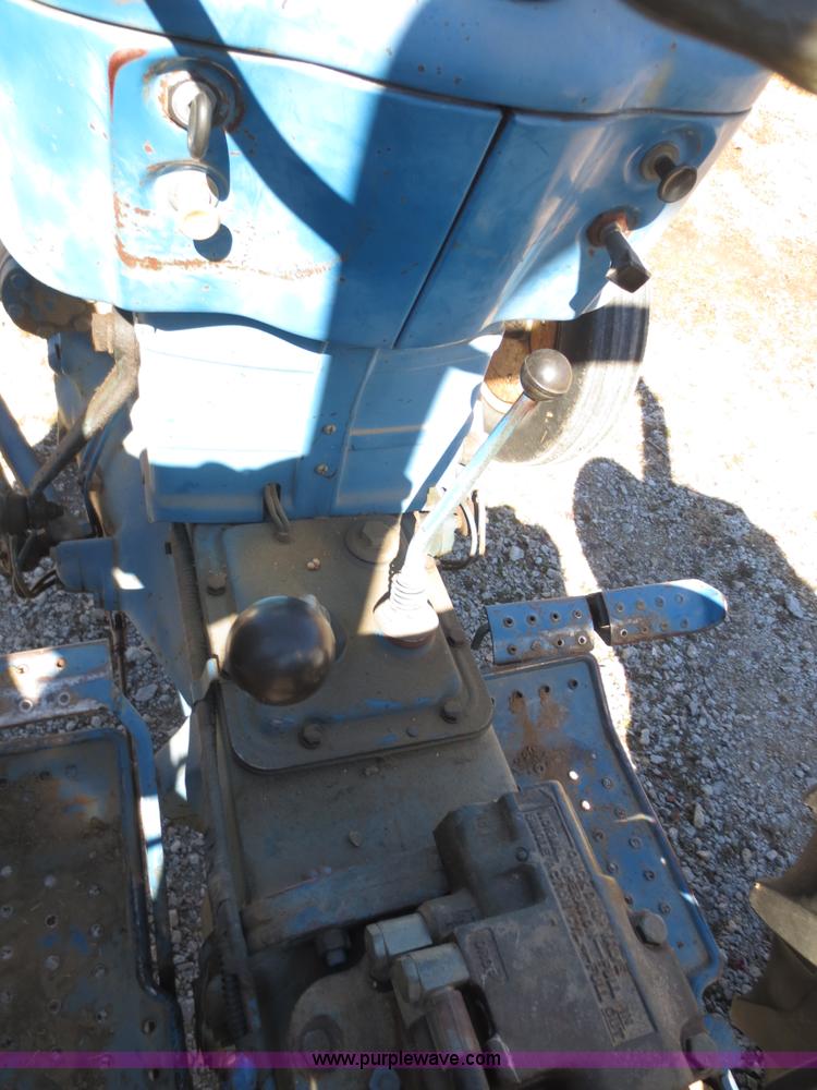 image for item F6591 Ford 3000 tractor