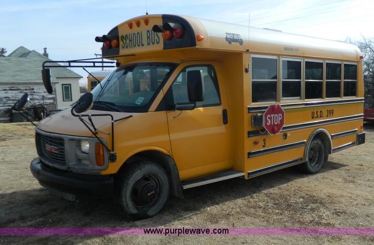 image for item G7678 2000 GMC school bus