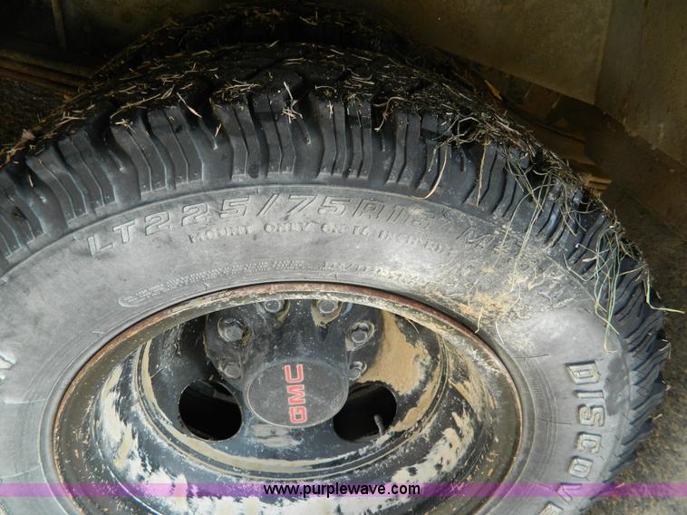 image for item G7678 2000 GMC school bus