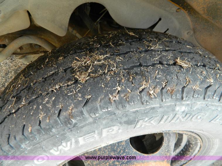 image for item G7678 2000 GMC school bus