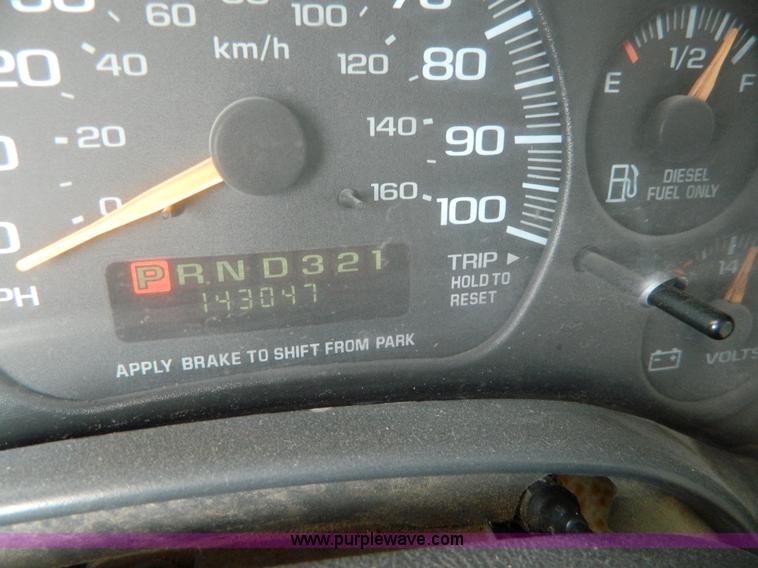 image for item G7678 2000 GMC school bus