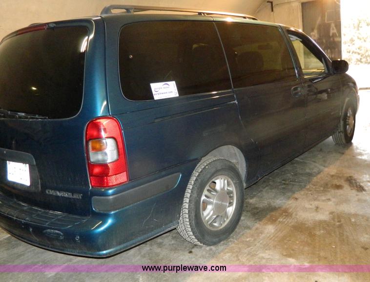image for item G7681 2002 Chevrolet Venture van