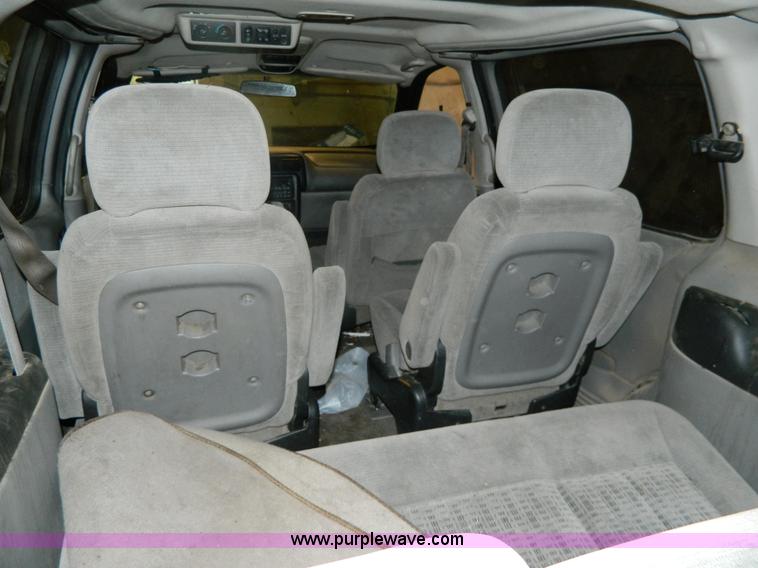 image for item G7681 2002 Chevrolet Venture van