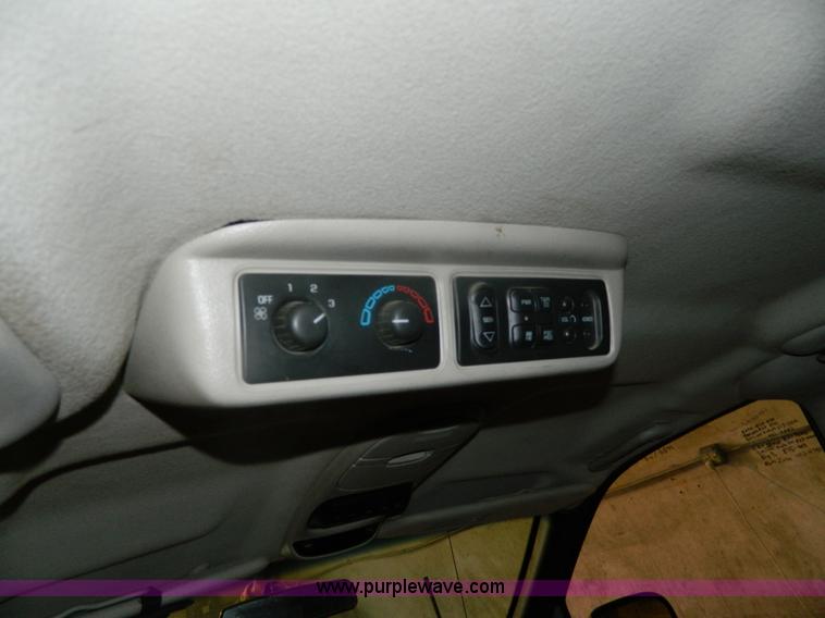 image for item G7681 2002 Chevrolet Venture van