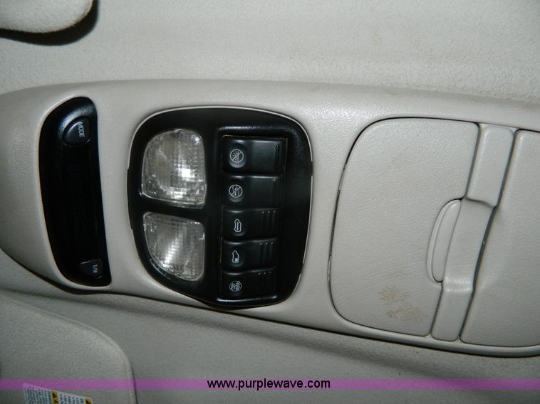 image for item G7681 2002 Chevrolet Venture van