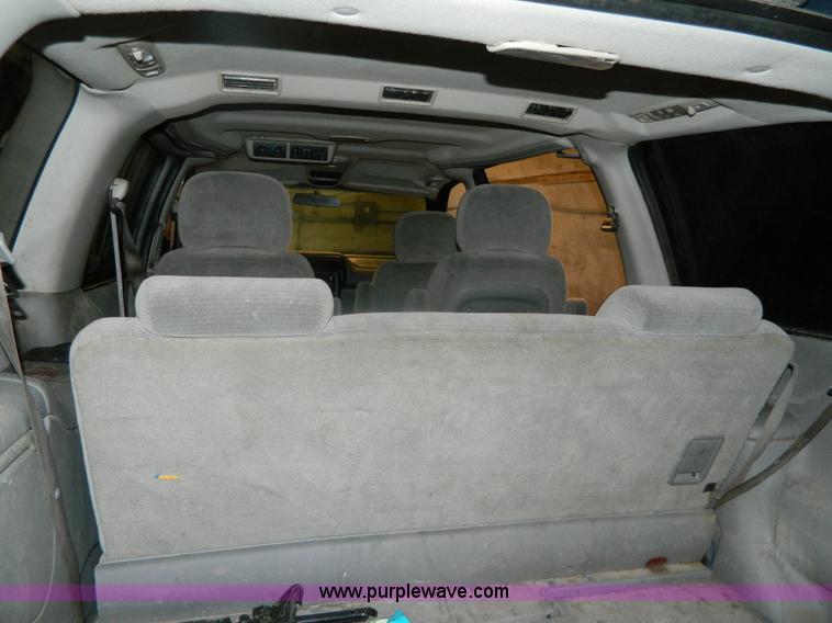image for item G7681 2002 Chevrolet Venture van
