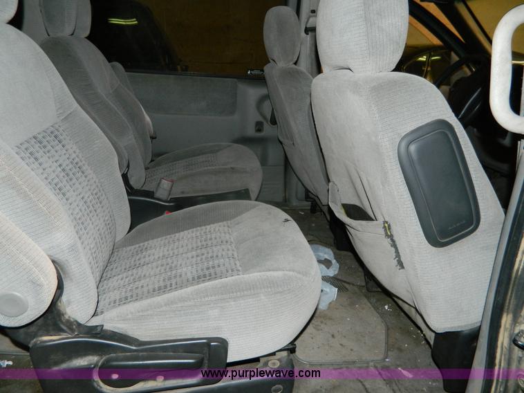 image for item G7681 2002 Chevrolet Venture van