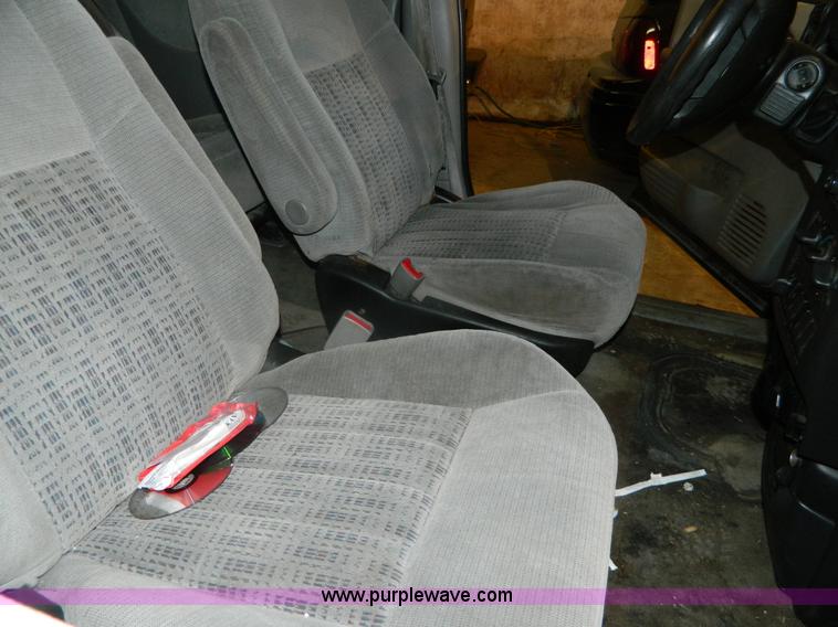 image for item G7681 2002 Chevrolet Venture van