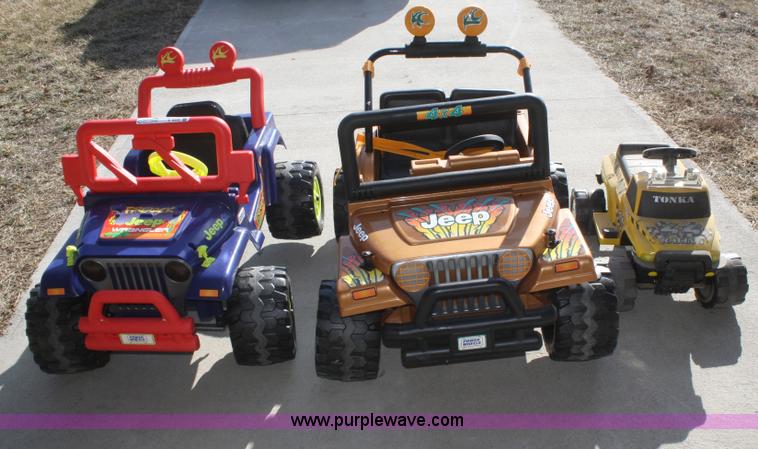 image for item S9909 (2) Jeep Power Wheels
