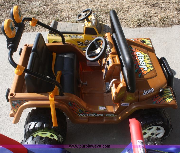 image for item S9909 (2) Jeep Power Wheels