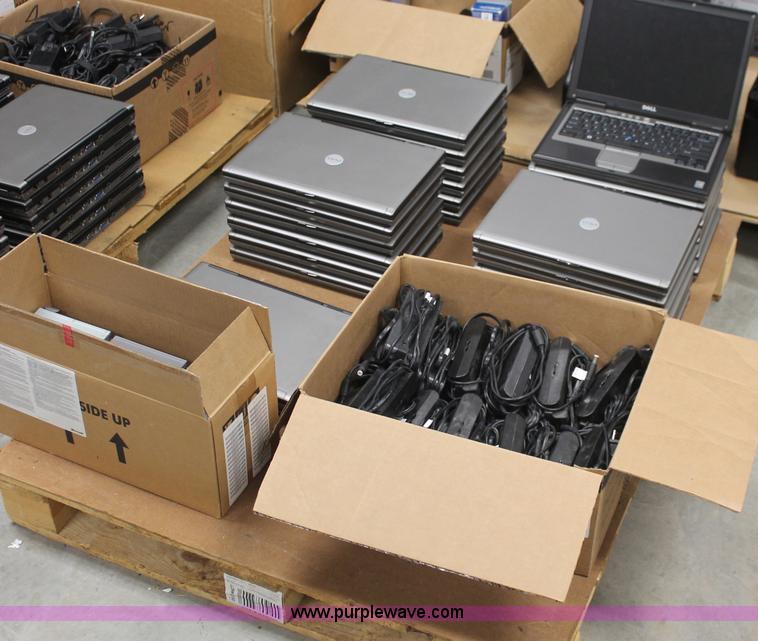 image for item V9015 (26) Dell Lattitude D630 laptop computers