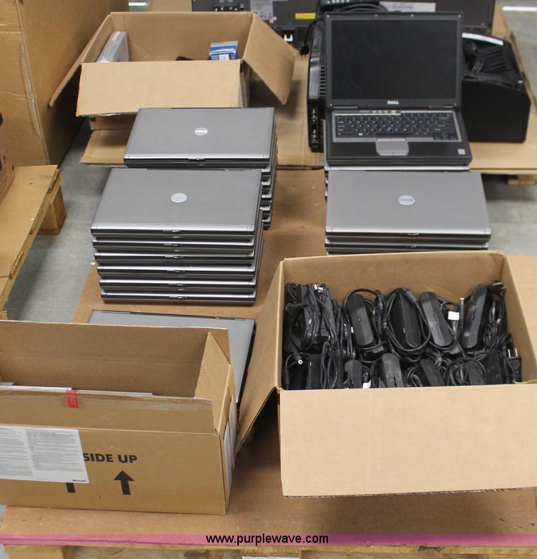 image for item V9015 (26) Dell Lattitude D630 laptop computers