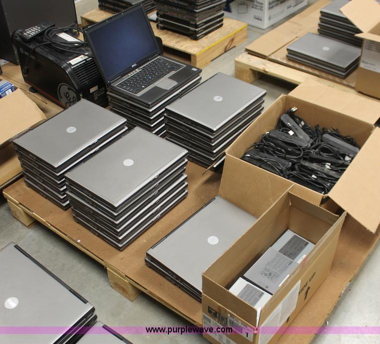 image for item V9015 (26) Dell Lattitude D630 laptop computers