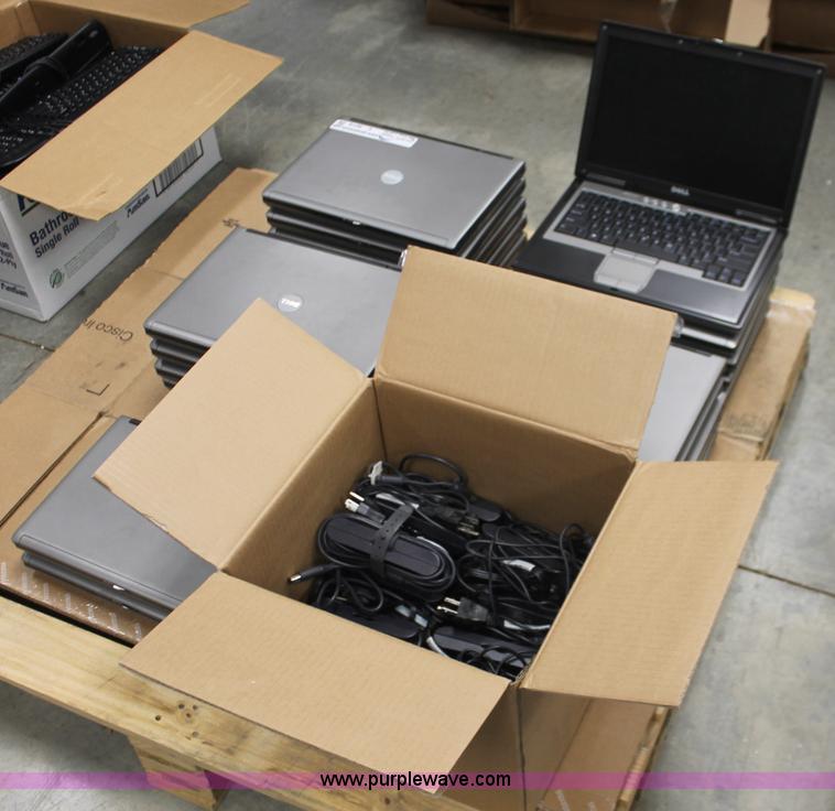 image for item V9016 (22) Dell Lattitude D620 laptop computers