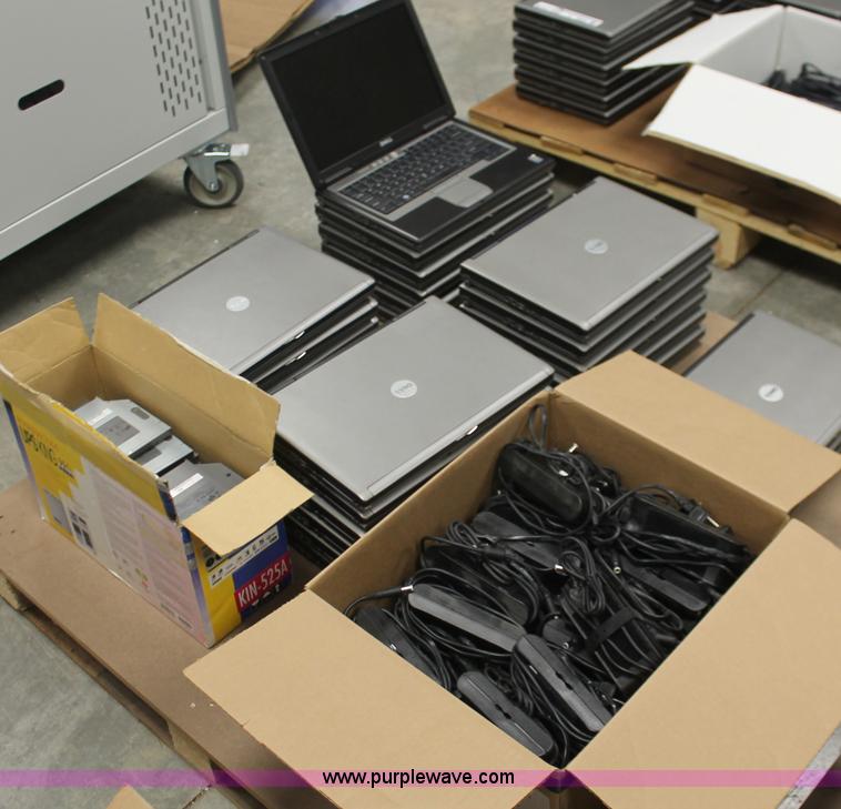 image for item V9017 (27) Dell Lattitude D630 laptop computers