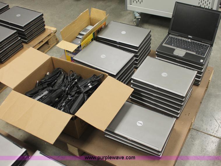 image for item V9017 (27) Dell Lattitude D630 laptop computers