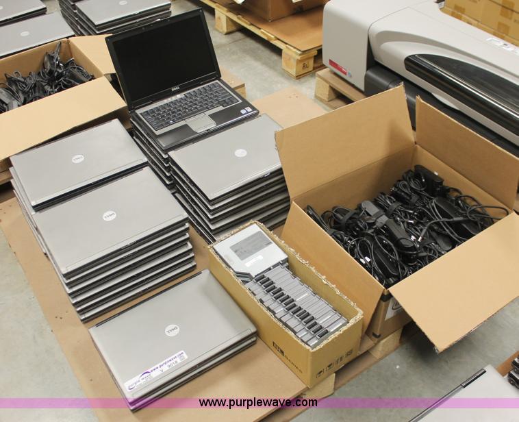 image for item V9018 (26) Dell Lattitude D630 laptop computers