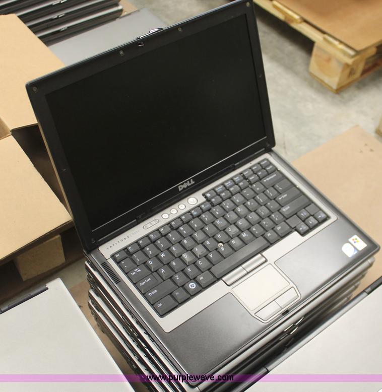 image for item V9018 (26) Dell Lattitude D630 laptop computers