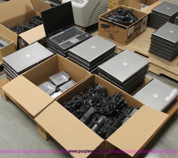 image for item V9019 (26) Dell Lattitude D630 laptop computers