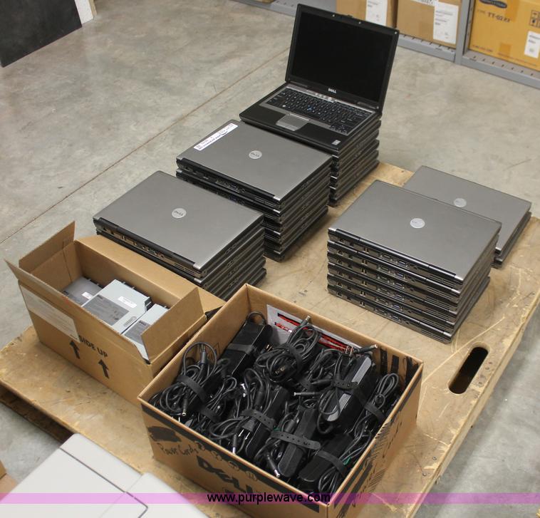 image for item V9020 (26) Dell Lattitude D630 laptop computers