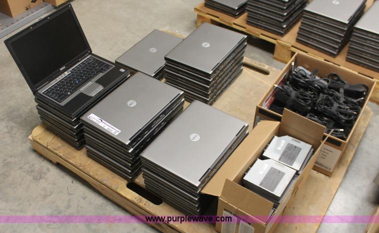 image for item V9020 (26) Dell Lattitude D630 laptop computers