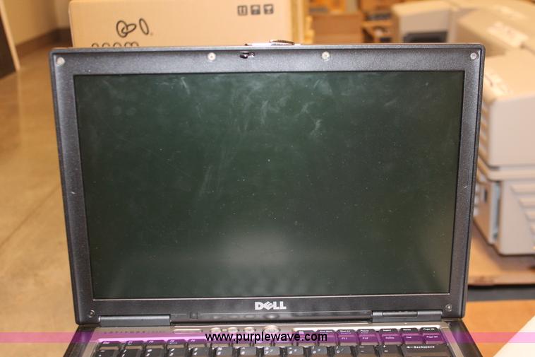 image for item V9023 (22) Dell Lattitude D620 laptop computers