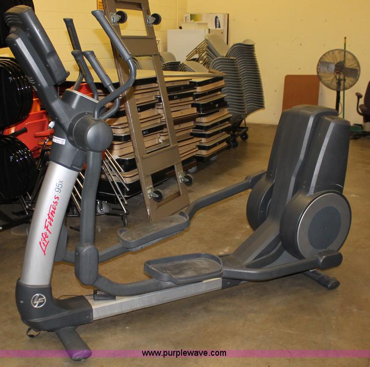 image for item V9121 Life Fitness 95X elliptical cross trainer