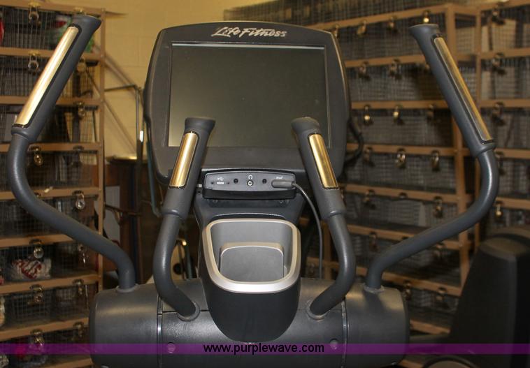 image for item V9122 Life Fitness 95X elliptical cross trainer