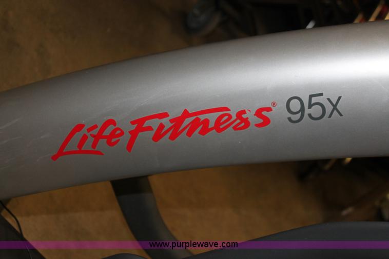 image for item V9122 Life Fitness 95X elliptical cross trainer