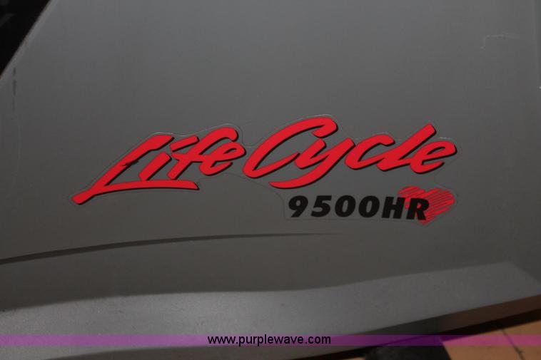 image for item V9129 Life Fitness Life Cycle 9500HR upright exercise bycicle