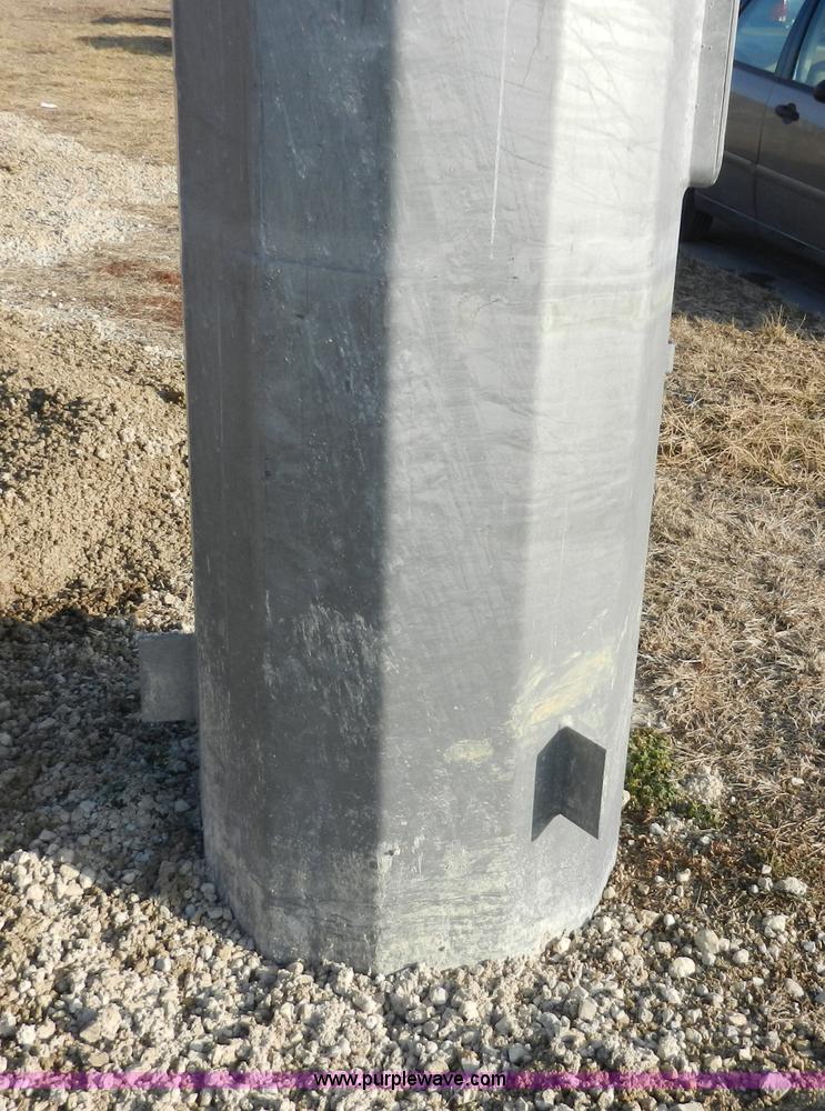 image for item W9505 (4) receiver towers