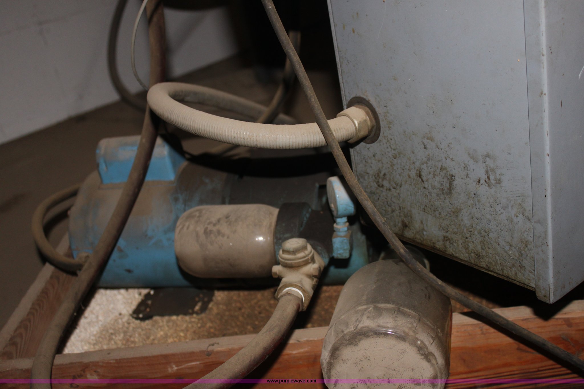 Heat lamp applicator in Wellington, KS Item AA9170 sold Purple Wave