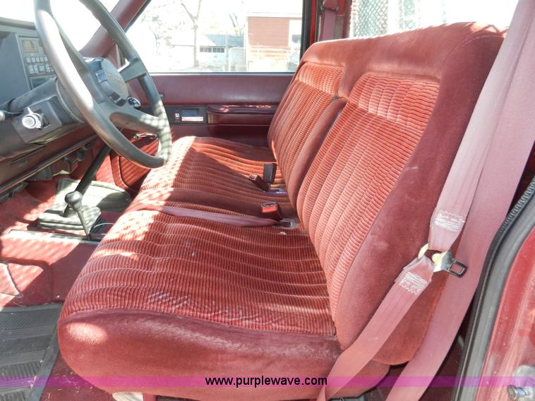 image for item A3918 1992 Chevrolet Cheyenne 1500 pickup truck