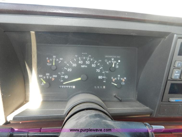 image for item A3918 1992 Chevrolet Cheyenne 1500 pickup truck